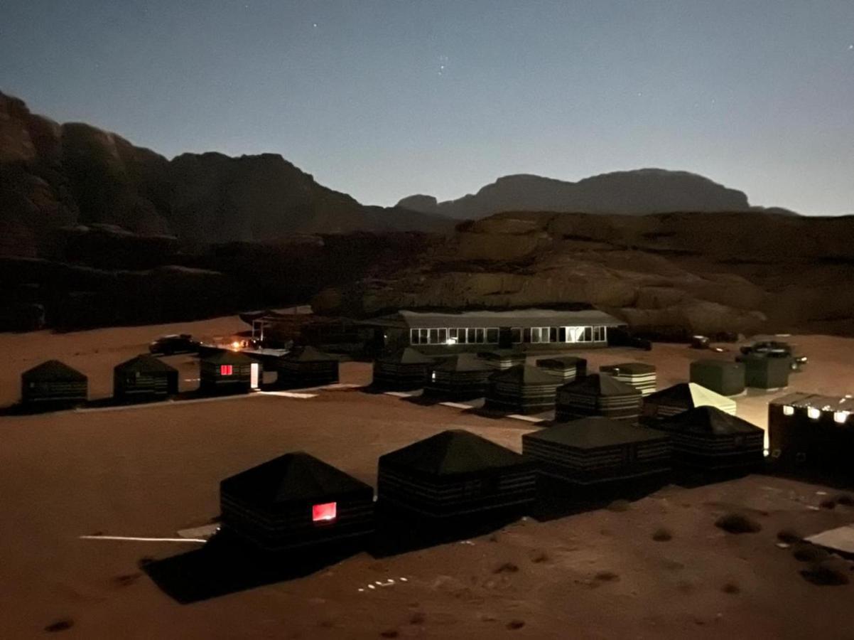 Hotel Black Irish Camp And Tours Wadi Rum Exterior foto