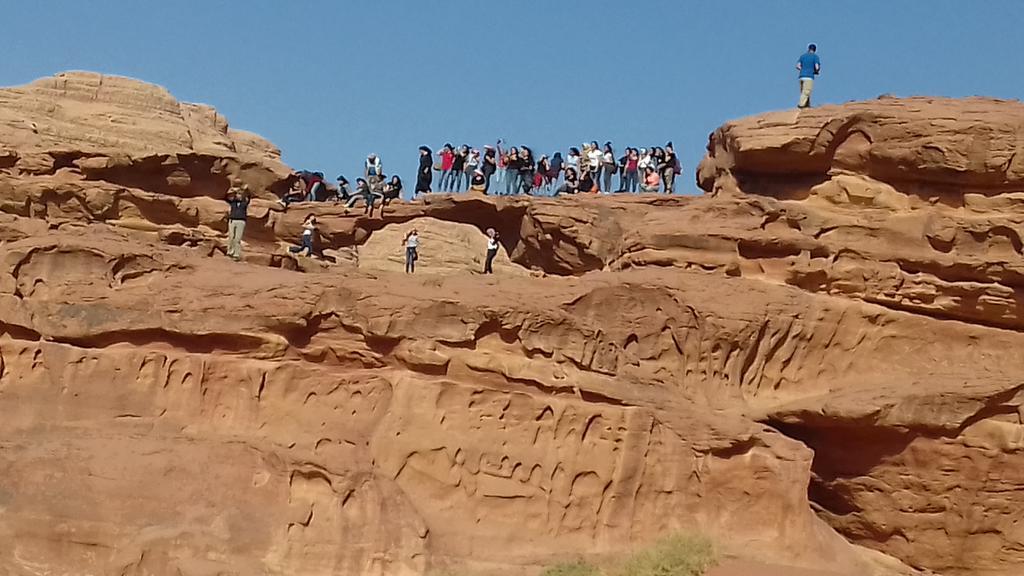 Hotel Black Irish Camp And Tours Wadi Rum Exterior foto