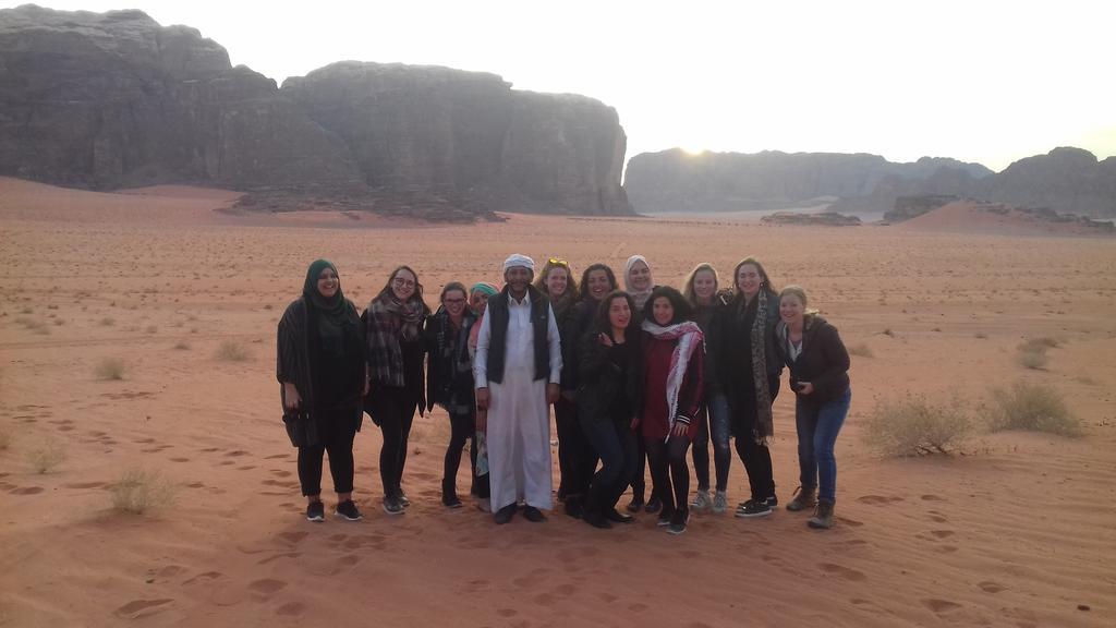 Hotel Black Irish Camp And Tours Wadi Rum Exterior foto