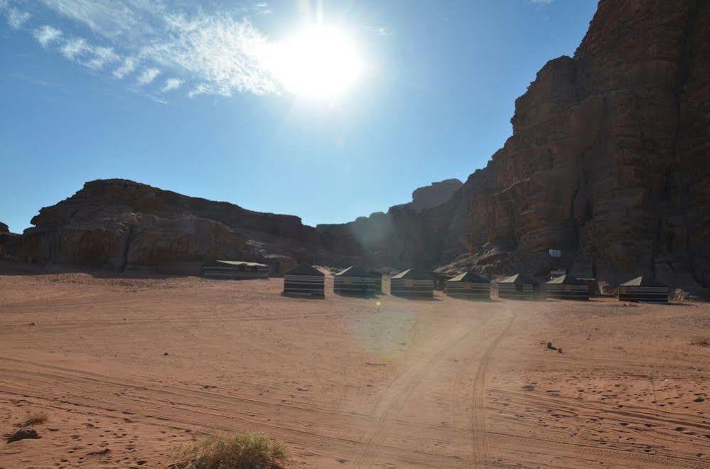 Hotel Black Irish Camp And Tours Wadi Rum Exterior foto